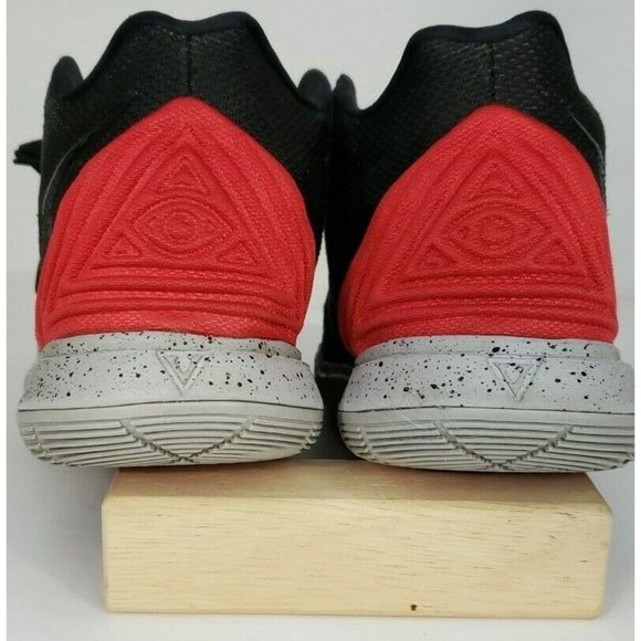 kyries basketball shoes red